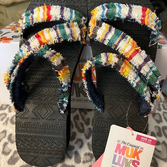 Muk Luks Black Sole Sandals - Picture 2 of 4